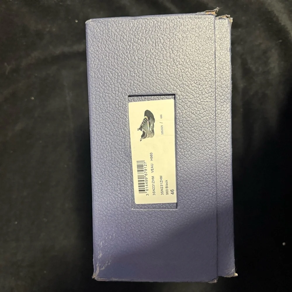 Black Dior B22 with purple/rainbow reflective Details - Picture 5 of 7